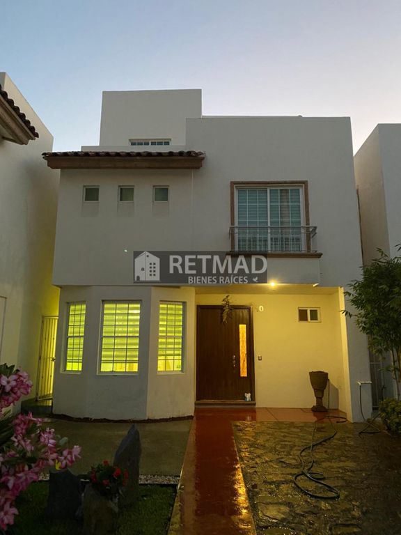 Casa en renta en Blvd.,Pedro,Infante, Las flores, Culiacán, Sinaloa