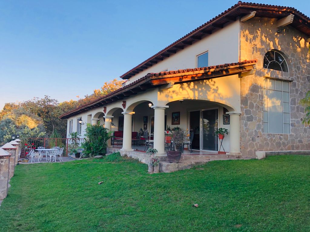 Casa en venta en Robles, Pinar de la venta, Zapopan, Jalisco Casas y